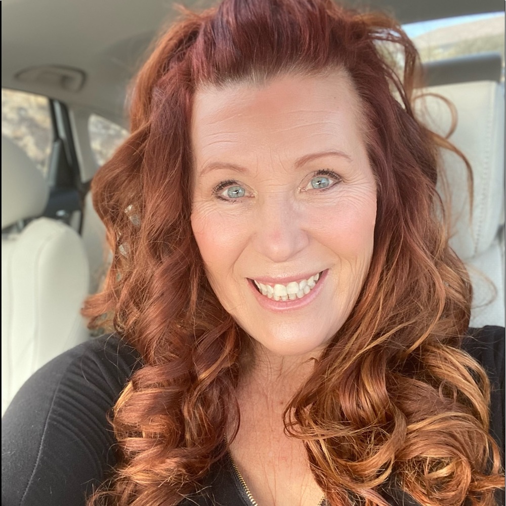 Meet your Posher, Susan Top Rated Seller